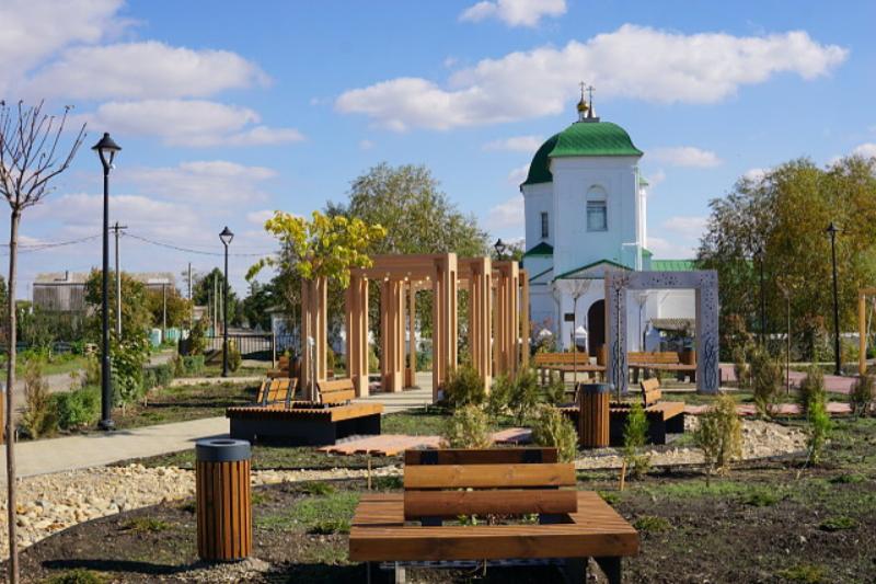 Площадь перед храмом «Всех Святых», с. Синявское, Ростовская область, 2020 г. - фото от Punto Group