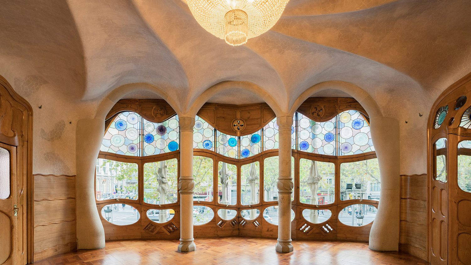 Casa Batlló: дом Гауди в Барселоне, который до сих пор выглядит как архитектура будущего