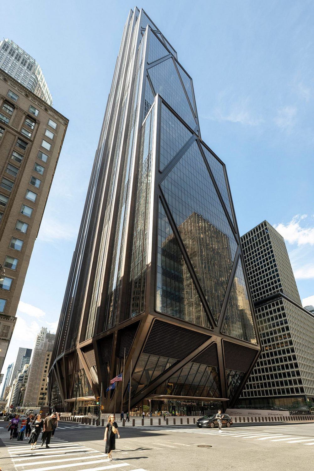 Foster + Partners завершила строительство сверхвысокого небоскрёба для JPMorgan Chase в Нью-Йорке