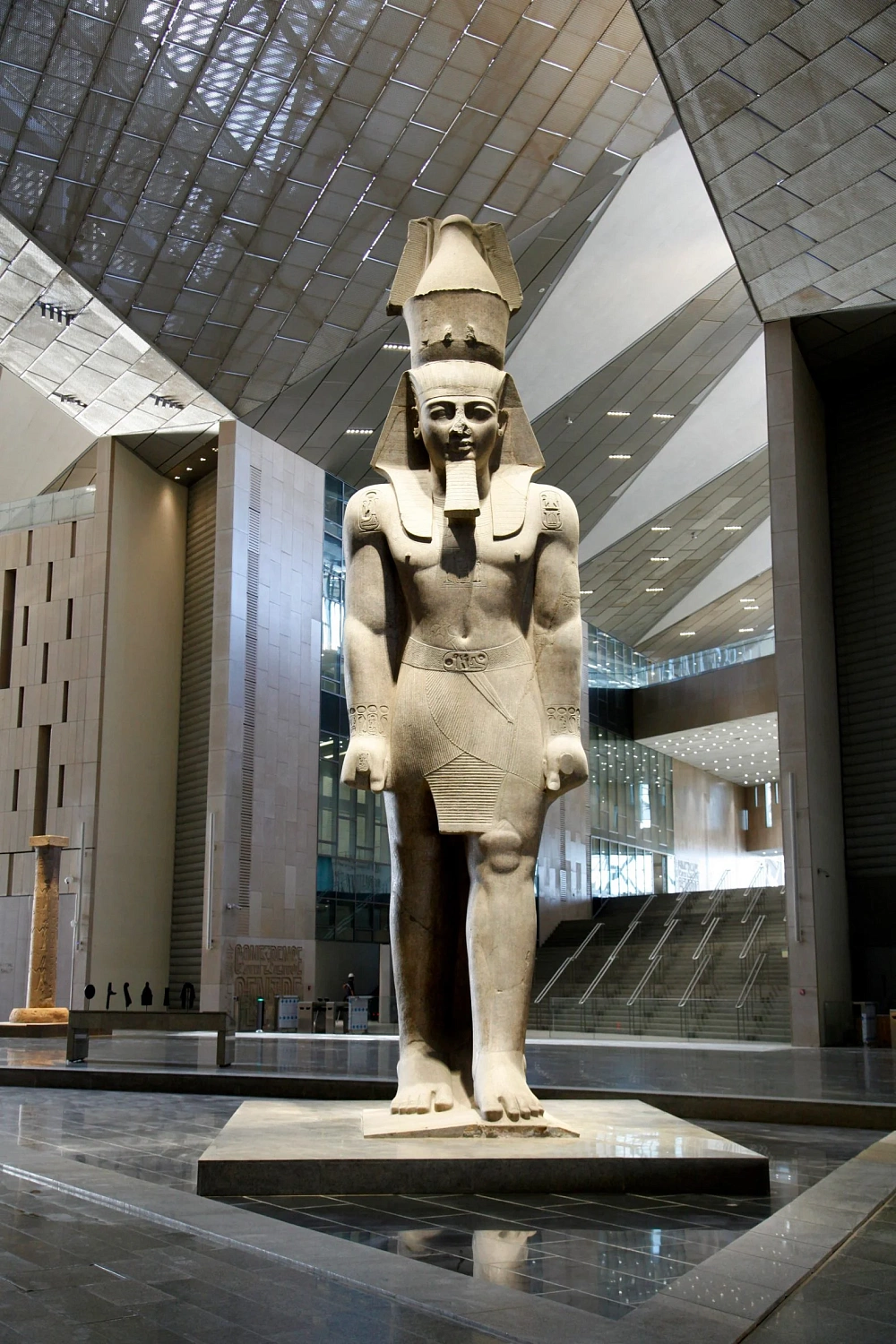 Крупнейший в мире музей запечатлён перед открытием в Египте