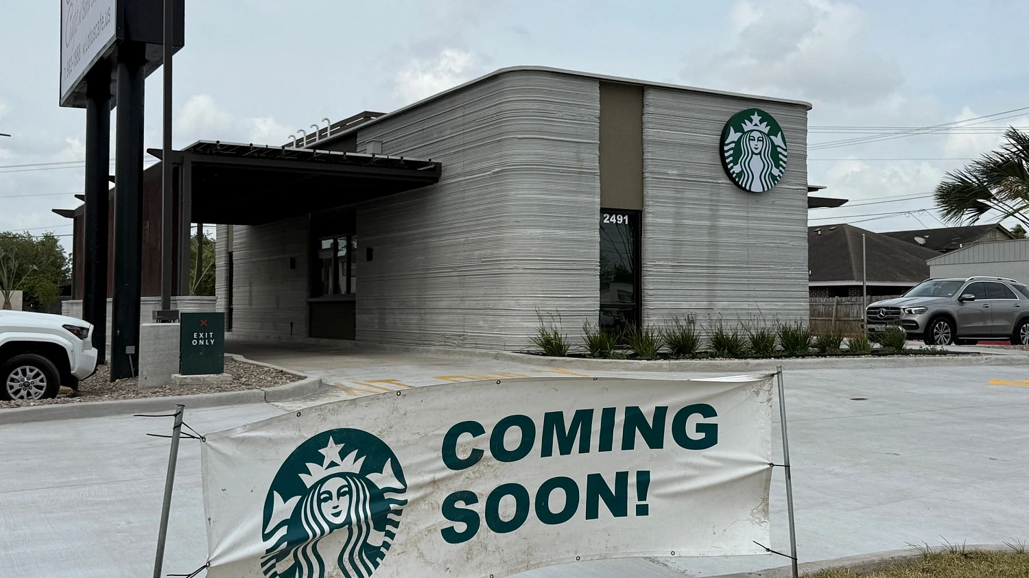 Первый напечатанный на 3D-принтере Starbucks близится к завершению в Техасе