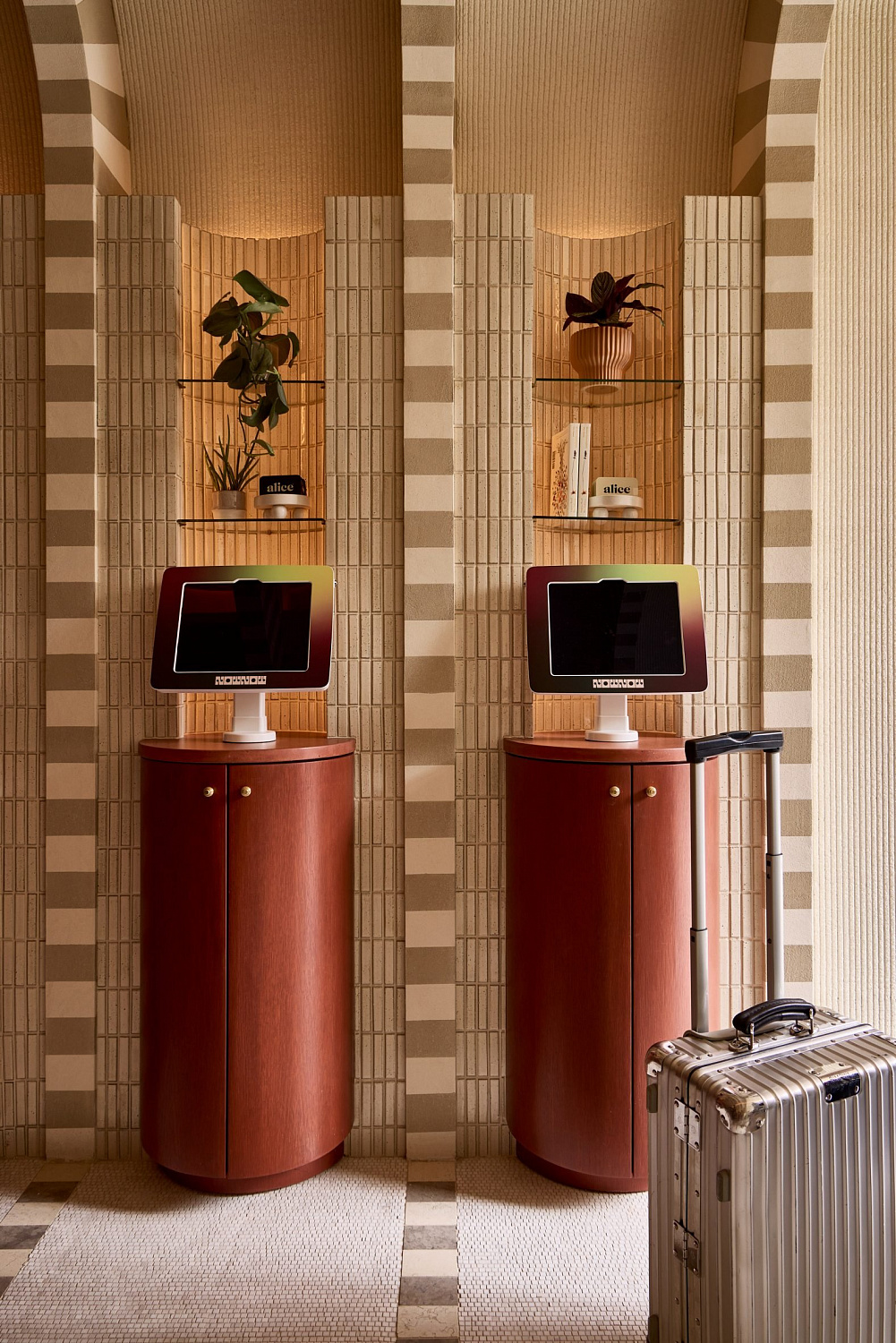Нью-йоркский отель Now Now: капсульный рай для одиноких путешественников