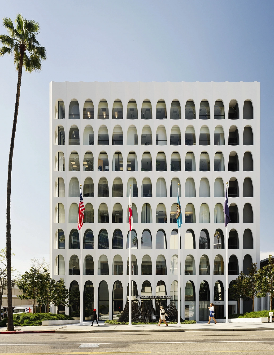 Реконструкция исторического здания Edward Durrell Stone Building