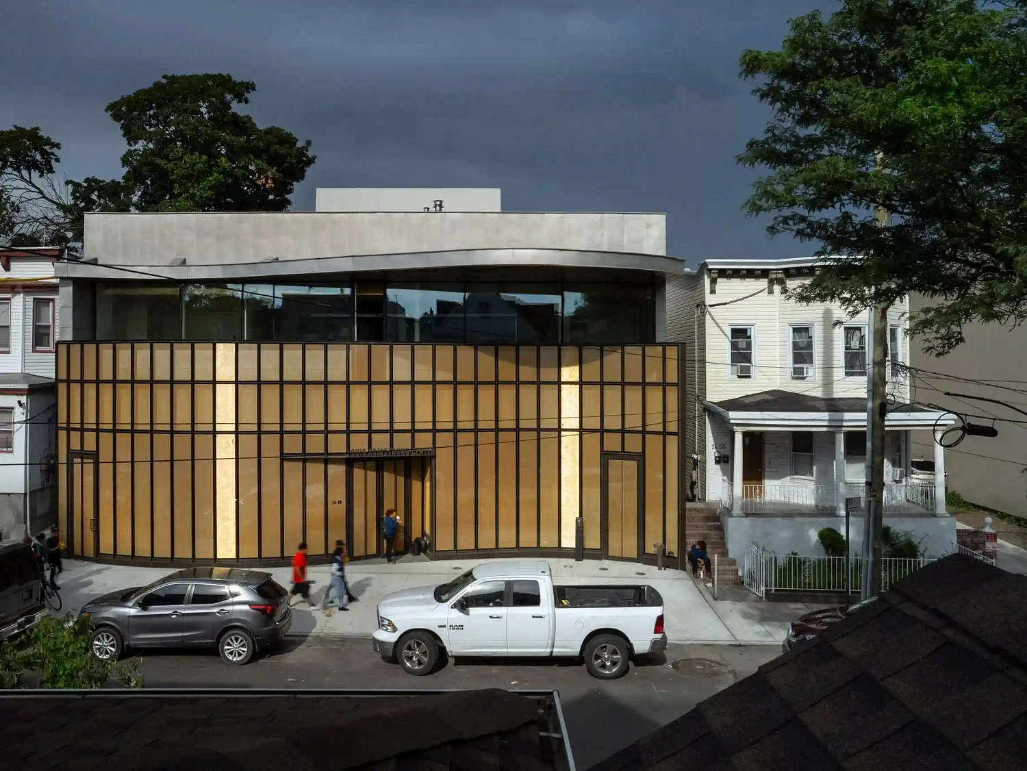 Caples Jefferson Architects представляет изогнутый Центр Луи Армстронга в Куинсе