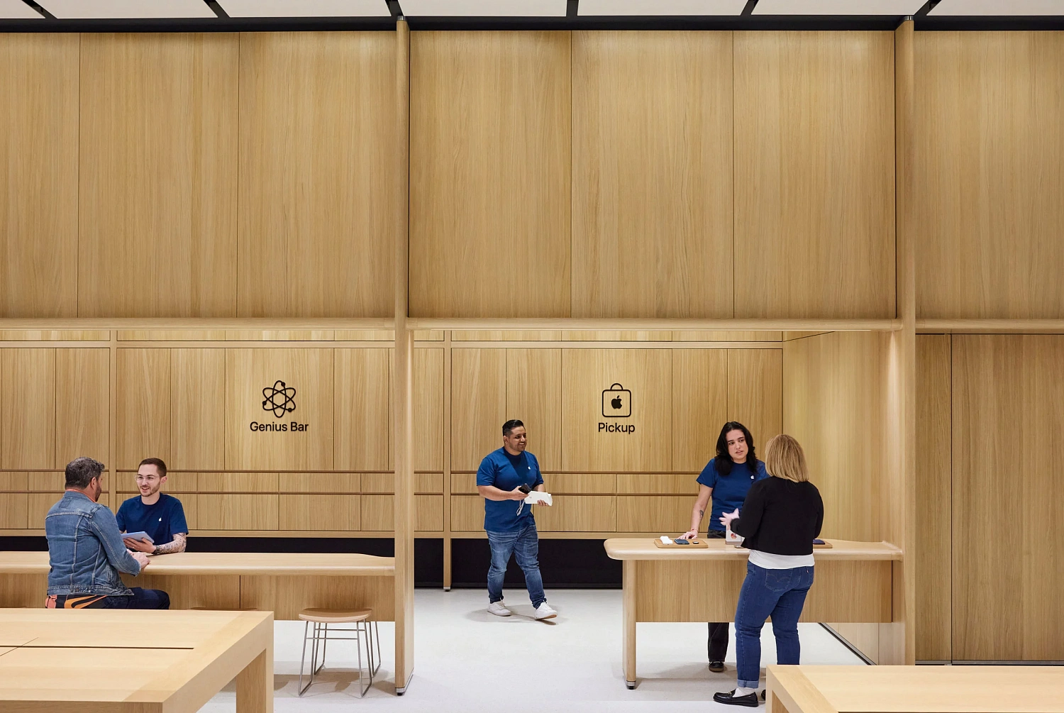 Apple представляет первый магазин Apple Store из массива древесины в Майами